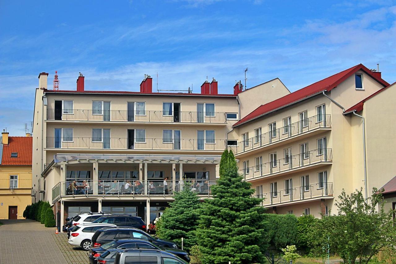 Hotel Huszcza 므랑고보 외부 사진